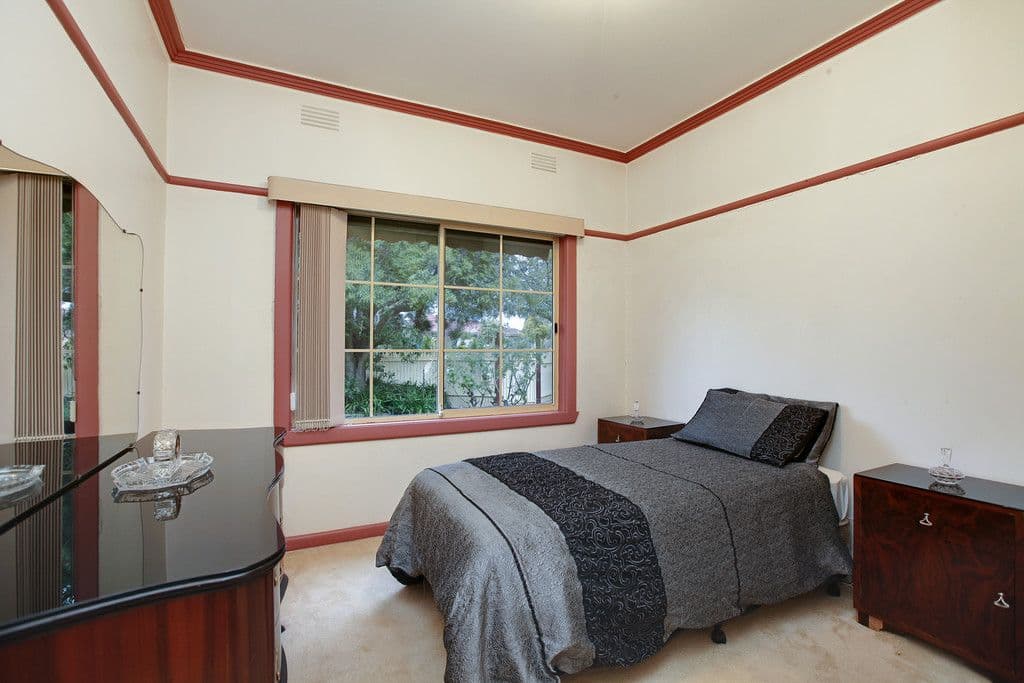 29 Rosenthal Crescent, Reservoir VIC 3073, Reservoir - Thumbnail 5
