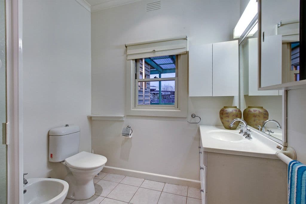 29 Rosenthal Crescent, Reservoir VIC 3073, Reservoir - Thumbnail 7