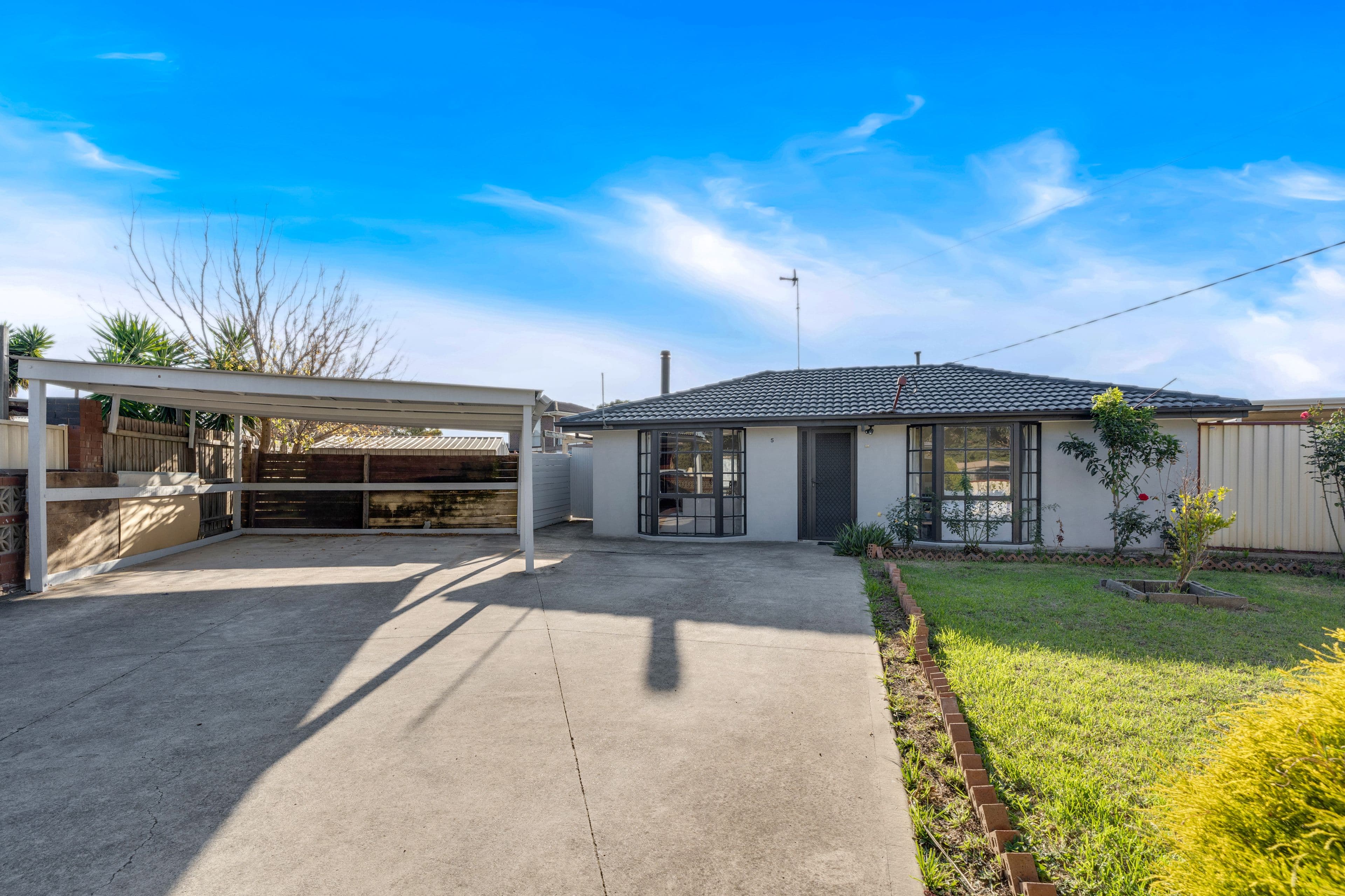 5 Renwick Close, Craigieburn VIC 3064, Craigieburn - Image 1
