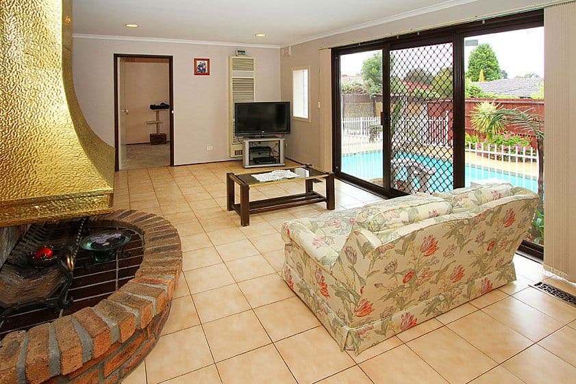 7 Yvonne Close, MILL PARK VIC 3082, Mill Park - Thumbnail 4