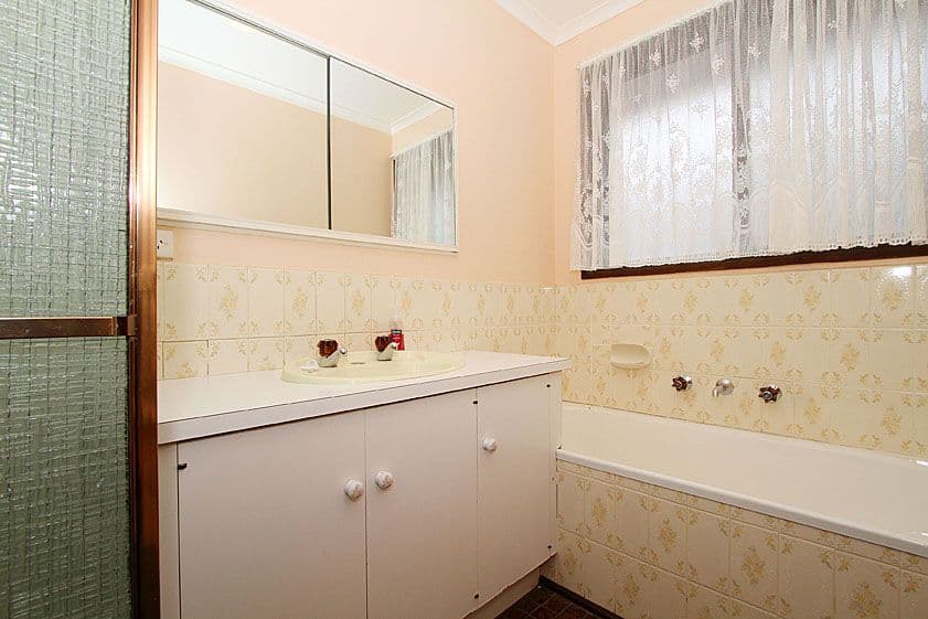 7 Yvonne Close, MILL PARK VIC 3082, Mill Park - Thumbnail 5