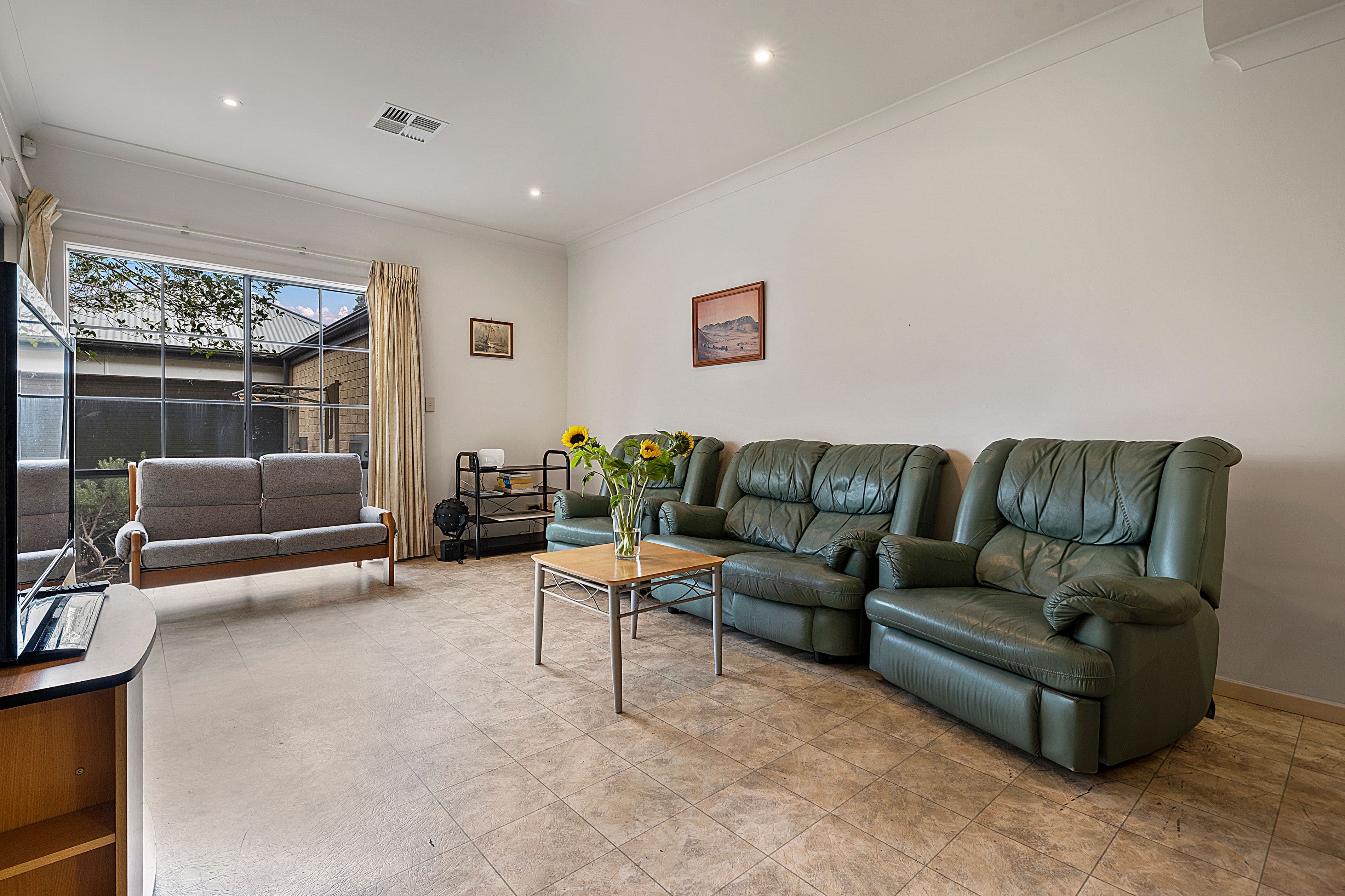 16 Parkdale Crescent, Mawson Lakes SA 5095, Mawson Lakes - Thumbnail 3