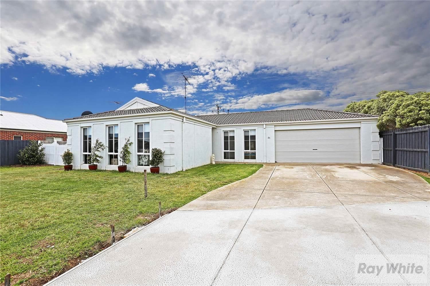 21 Greenleaf Drive, LARA VIC 3212, Lara - Image 1
