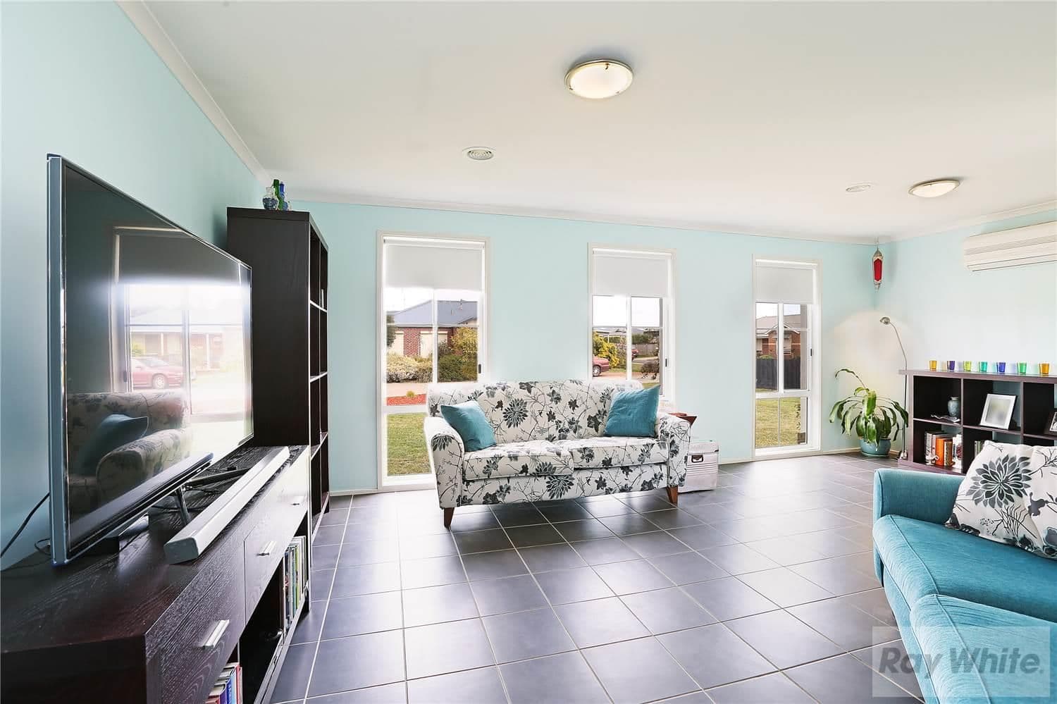 21 Greenleaf Drive, LARA VIC 3212, Lara - Thumbnail 3