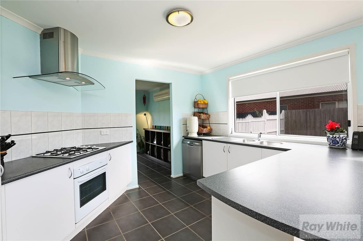 21 Greenleaf Drive, LARA VIC 3212, Lara - Thumbnail 4