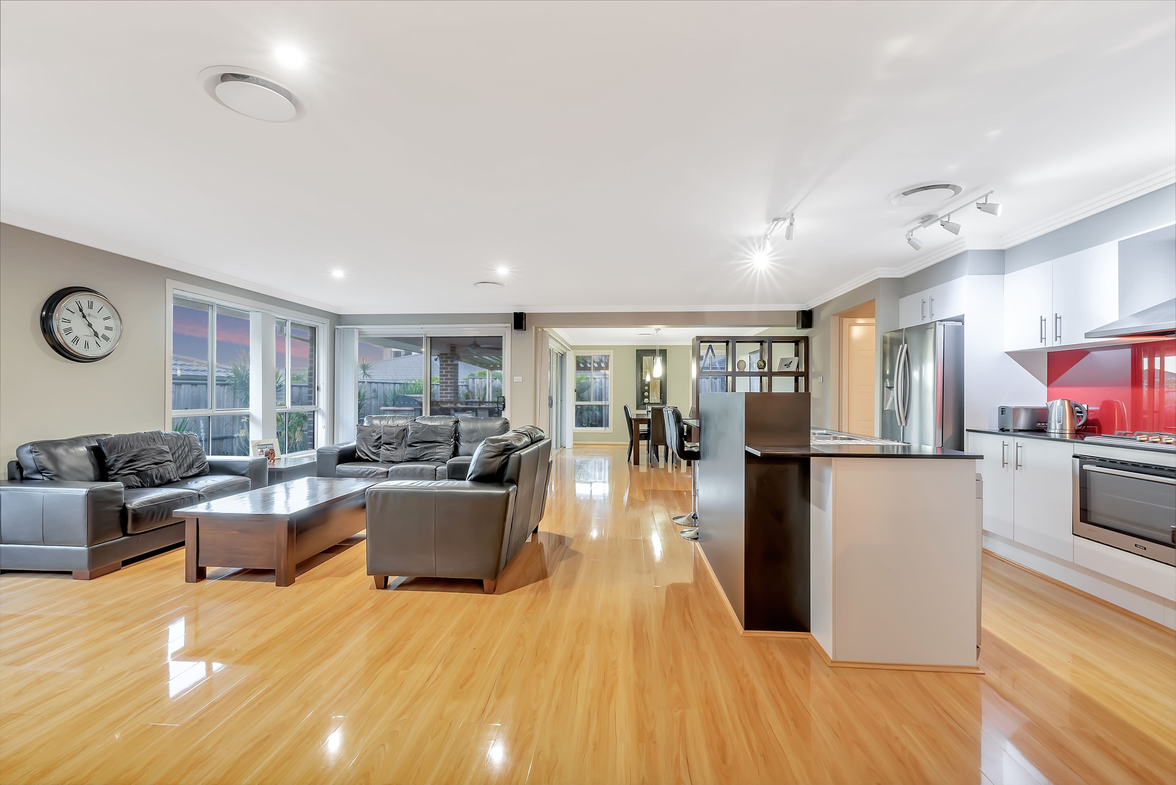 142 Middleton Drive, Middleton Grange - Thumbnail 3