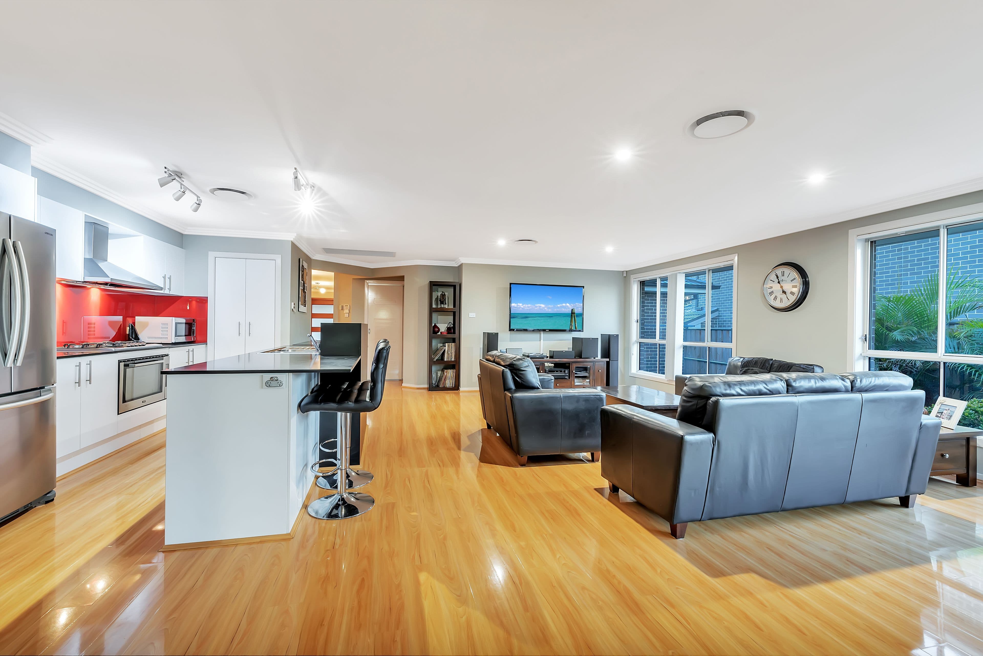 142 Middleton Drive, Middleton Grange - Thumbnail 4