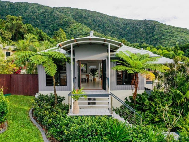 10 Savannah Street, Palm Cove QLD 4879, Palm Cove - Thumbnail 2