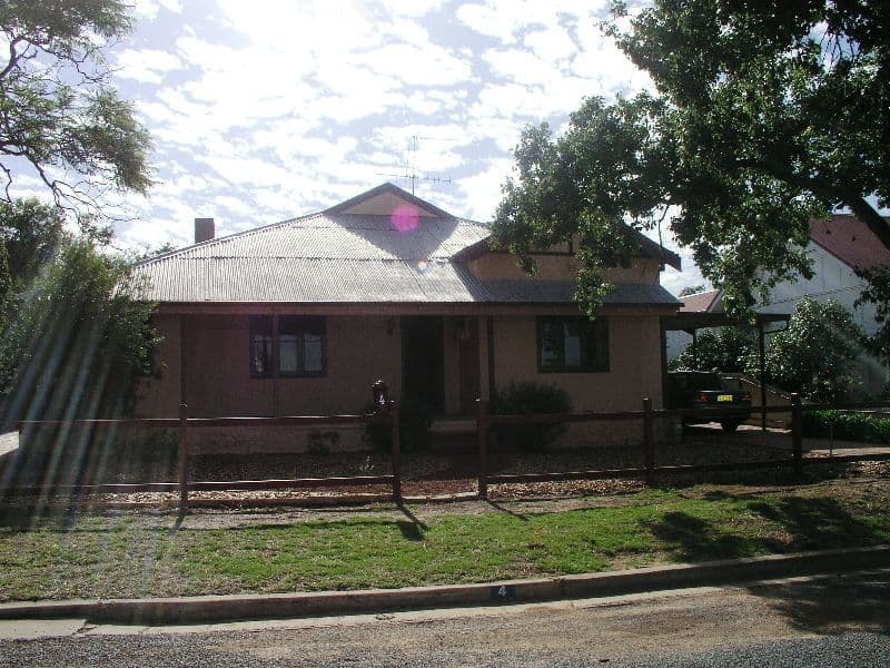 4  Thurlstone Street, PARKES NSW 2870, Parkes - Thumbnail 3
