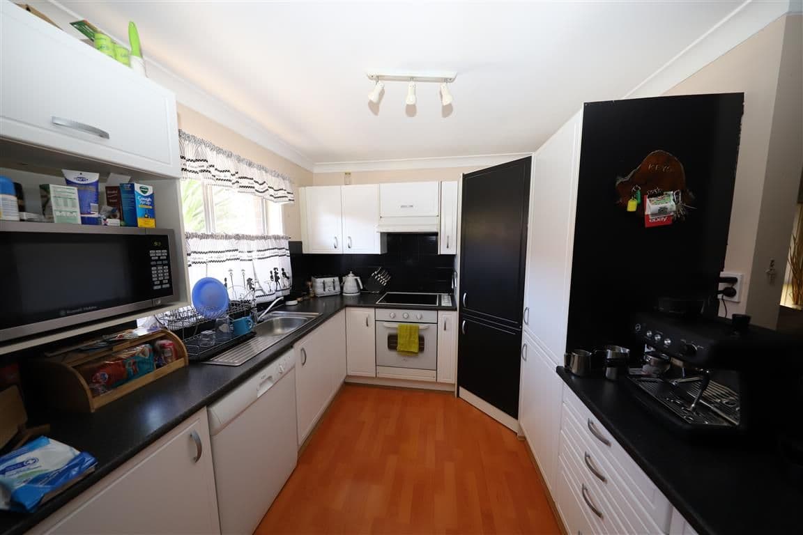 166 Lambie Street, Tumut NSW 2720, Tumut - Thumbnail 2