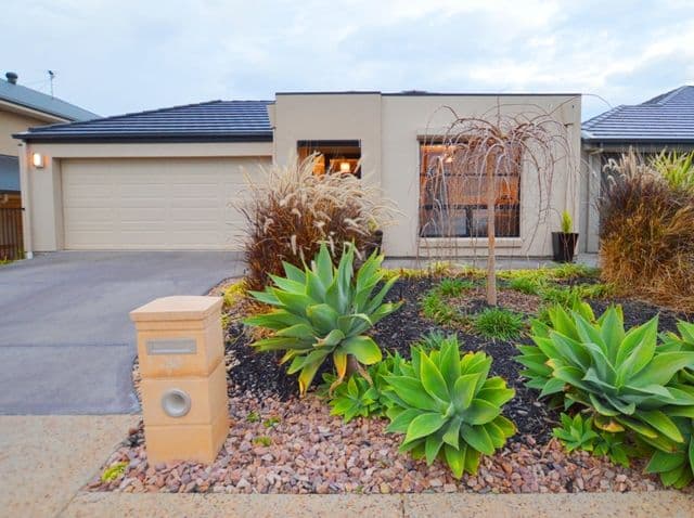33 Edgehill Walk, Noarlunga Downs SA 5168, Noarlunga Downs - Image 1