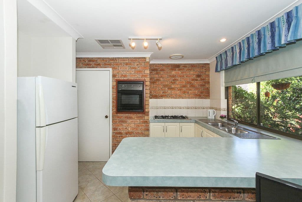 4 Wheatstone Drive, Morley WA 6062, Morley - Thumbnail 4