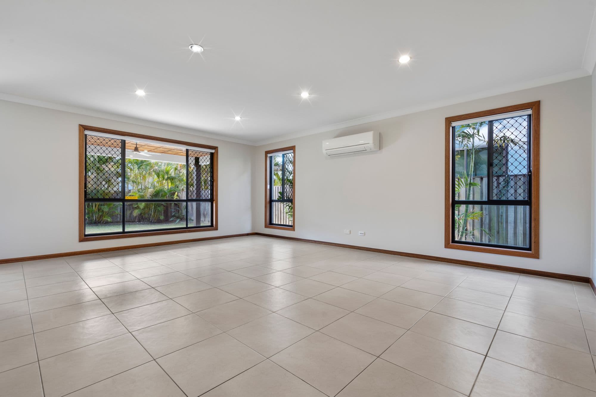29 Lake Breeze Drive, Windaroo QLD 4207, Windaroo - Thumbnail 3