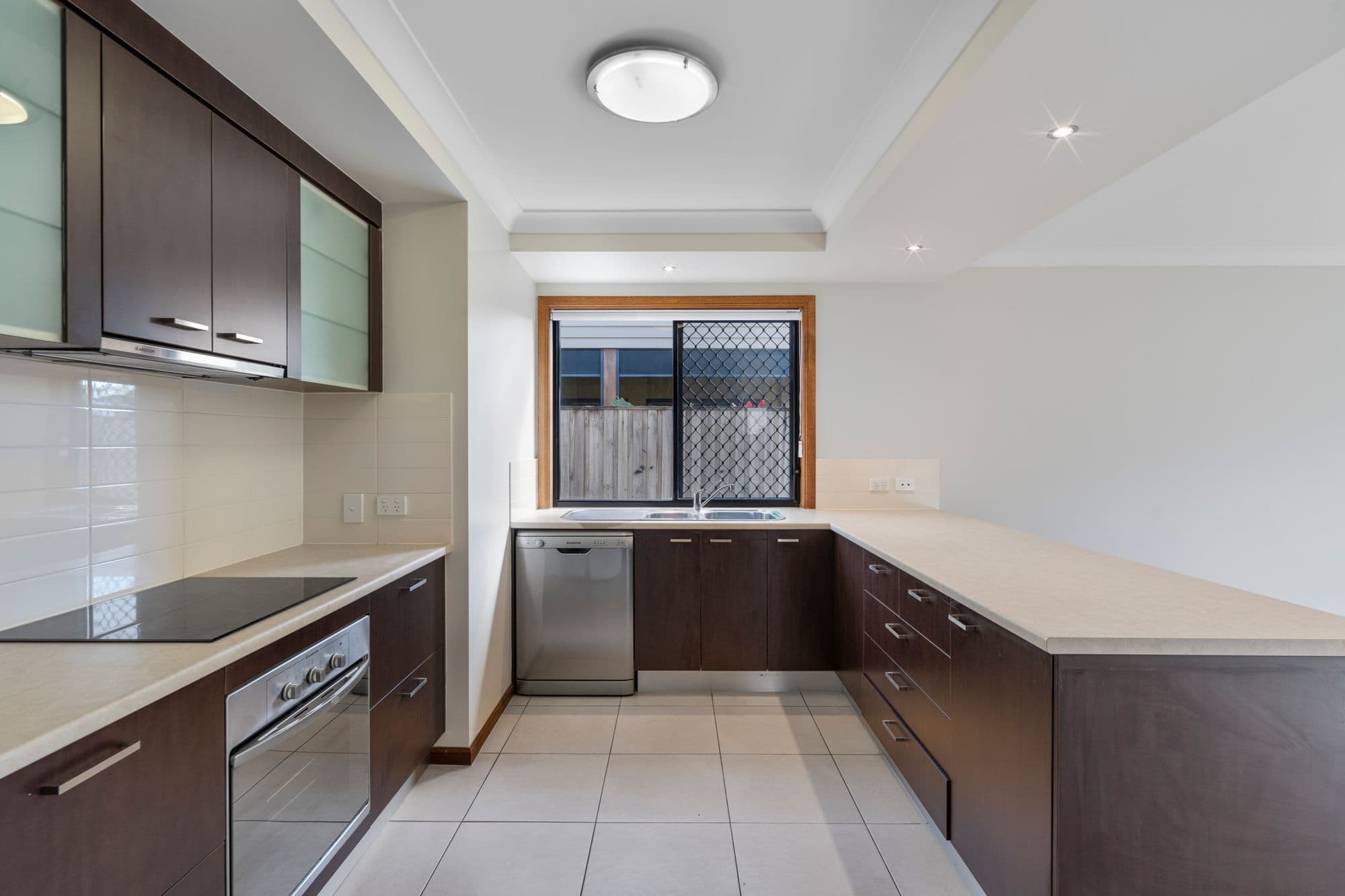 29 Lake Breeze Drive, Windaroo QLD 4207, Windaroo - Thumbnail 4