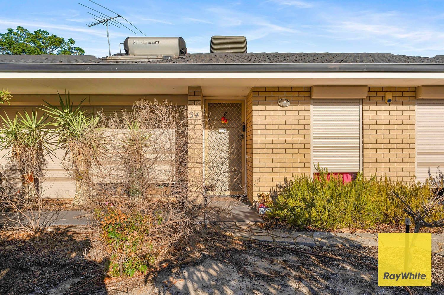 34 Oriole Way, Thornlie WA 6108, Thornlie - Thumbnail 2