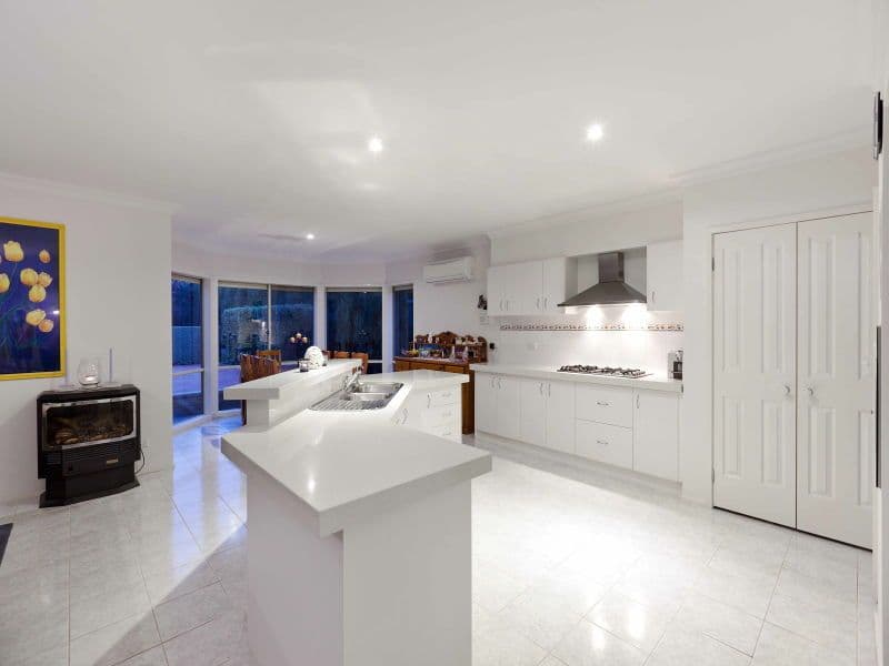 10 Morning Mist Court, MORNINGTON VIC 3931, Mornington - Thumbnail 3