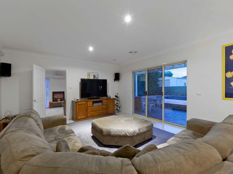 10 Morning Mist Court, MORNINGTON VIC 3931, Mornington - Thumbnail 6