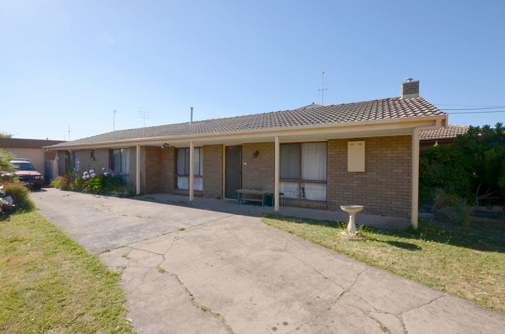 16 Carpenter Street, WENDOUREE VIC 3355, Wendouree - Image 1