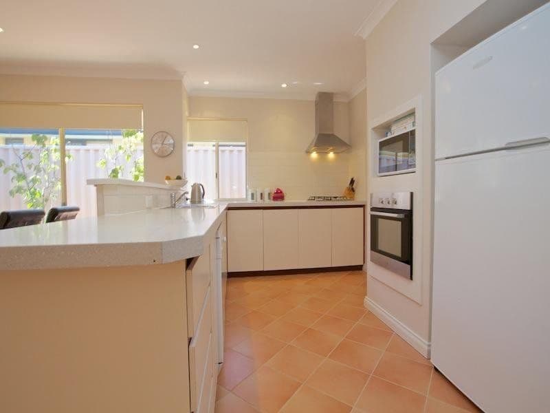 12 Lorica Cove, HILLARYS WA 6025, Hillarys - Thumbnail 7