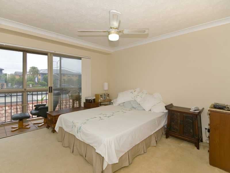 1040 Gold Coast Highway, PALM BEACH QLD 4221, Palm Beach - Thumbnail 8