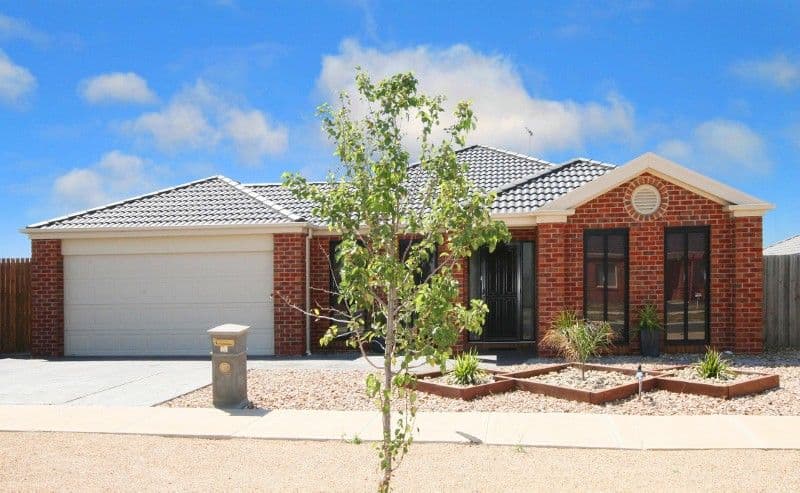 61 Jacaranda Drive, TAYLORS HILL VIC 3037, Taylors Hill - Thumbnail 2