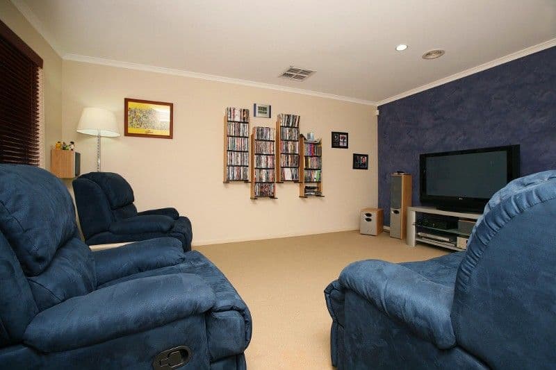61 Jacaranda Drive, TAYLORS HILL VIC 3037, Taylors Hill - Thumbnail 6