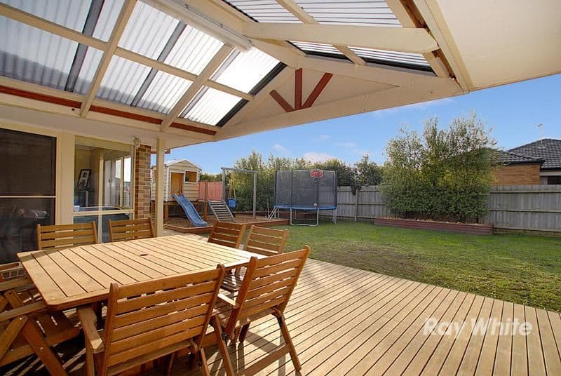 19 Charles Conder Place, BERWICK VIC 3806, Berwick - Thumbnail 2