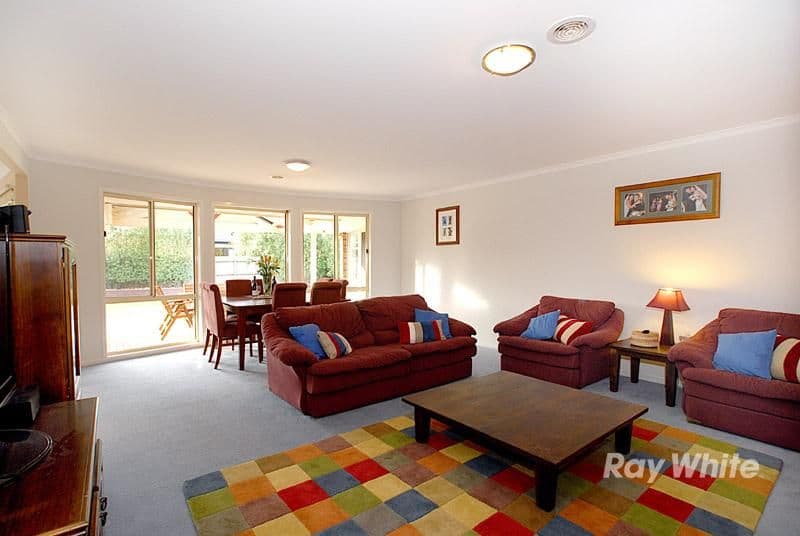 19 Charles Conder Place, BERWICK VIC 3806, Berwick - Thumbnail 3