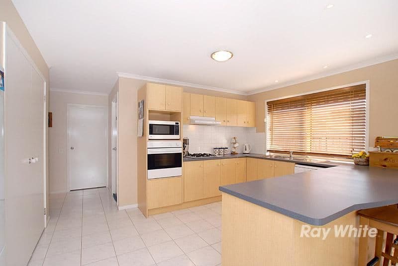 19 Charles Conder Place, BERWICK VIC 3806, Berwick - Thumbnail 4