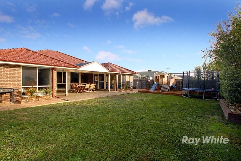 19 Charles Conder Place, BERWICK VIC 3806, Berwick - Thumbnail 6