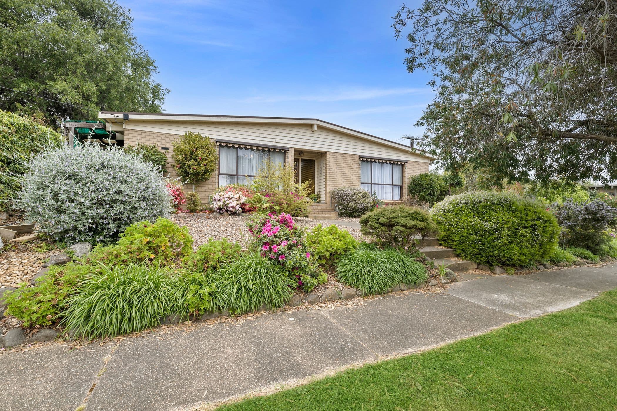 1 Ellerker Avenue, Ararat VIC 3377, Ararat - Thumbnail 2