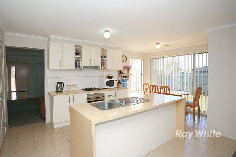 59 Phoenix Avenue, CRANBOURNE VIC 3977, Cranbourne - Thumbnail 4
