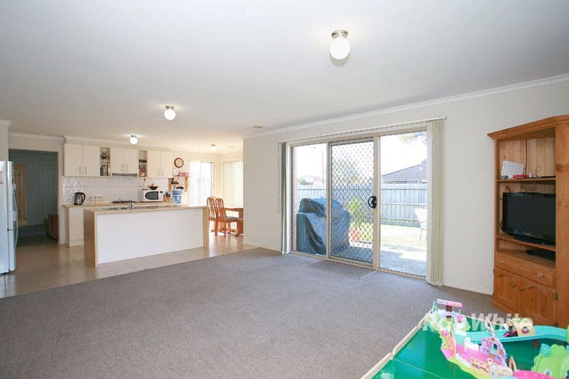 59 Phoenix Avenue, CRANBOURNE VIC 3977, Cranbourne - Thumbnail 7