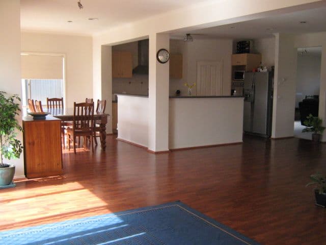 6     The Creek Approach, CRAIGIEBURN VIC 3064, Craigieburn - Thumbnail 2