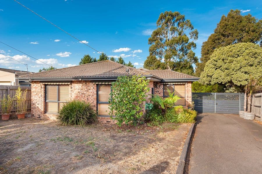 4 Penryn Place, Craigieburn VIC 3064, Craigieburn - Image 1