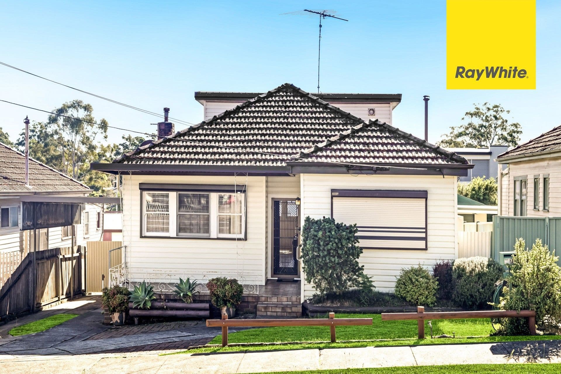 78 Henry Lawson Drive, Peakhurst - Image 1