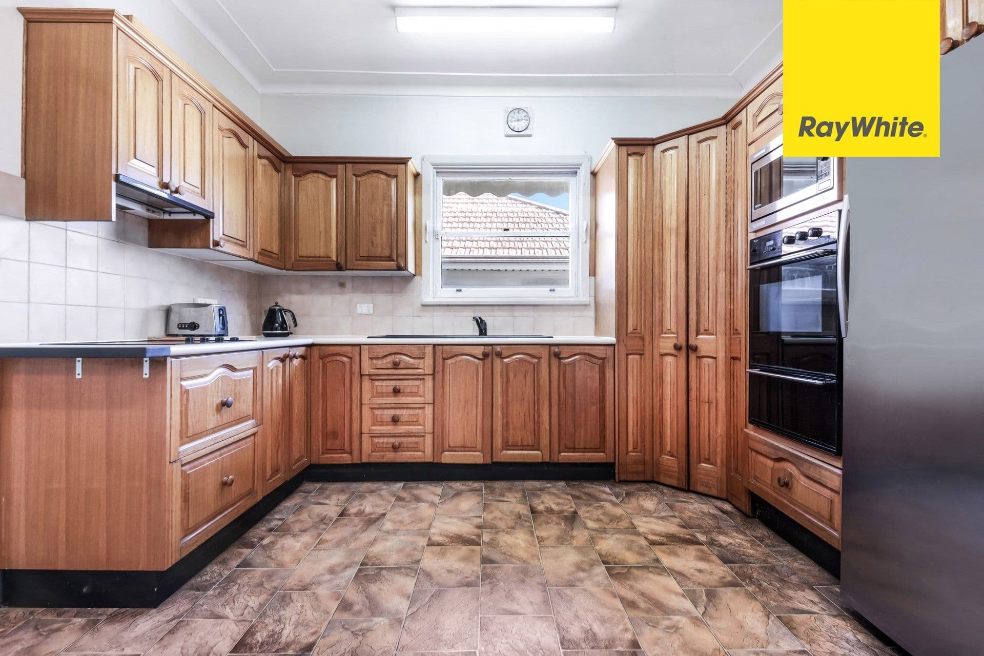 78 Henry Lawson Drive, Peakhurst - Thumbnail 3