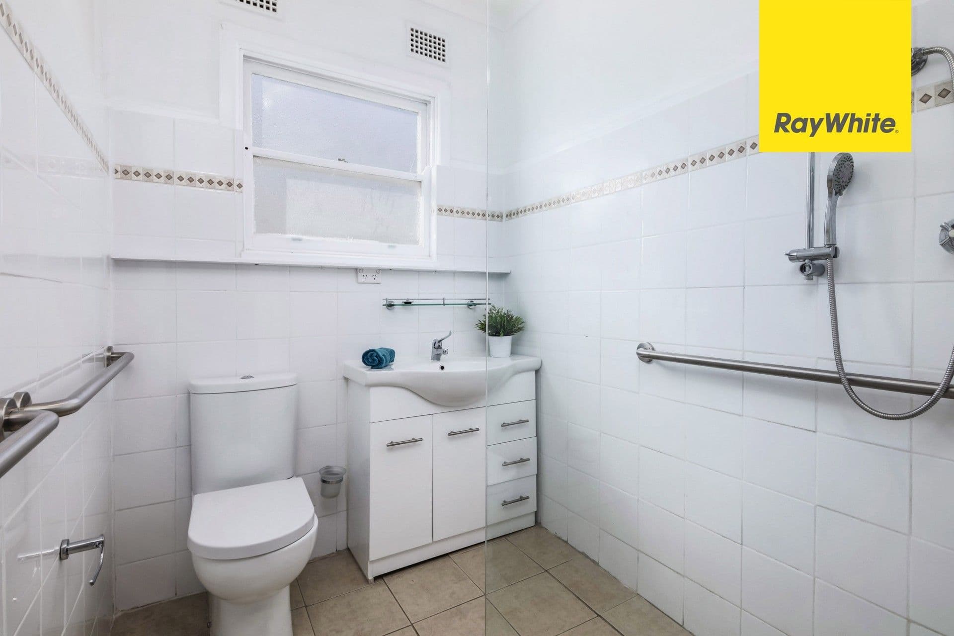 78 Henry Lawson Drive, Peakhurst - Thumbnail 7