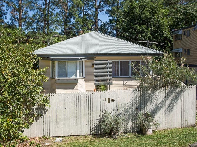 15 Daphne Street, CAMP HILL QLD 4152, Camp Hill - Image 1