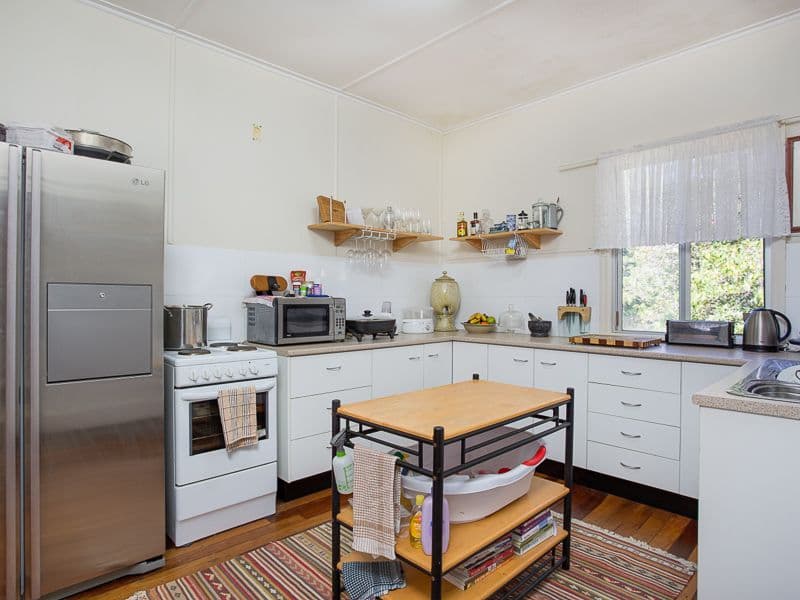 15 Daphne Street, CAMP HILL QLD 4152, Camp Hill - Thumbnail 4
