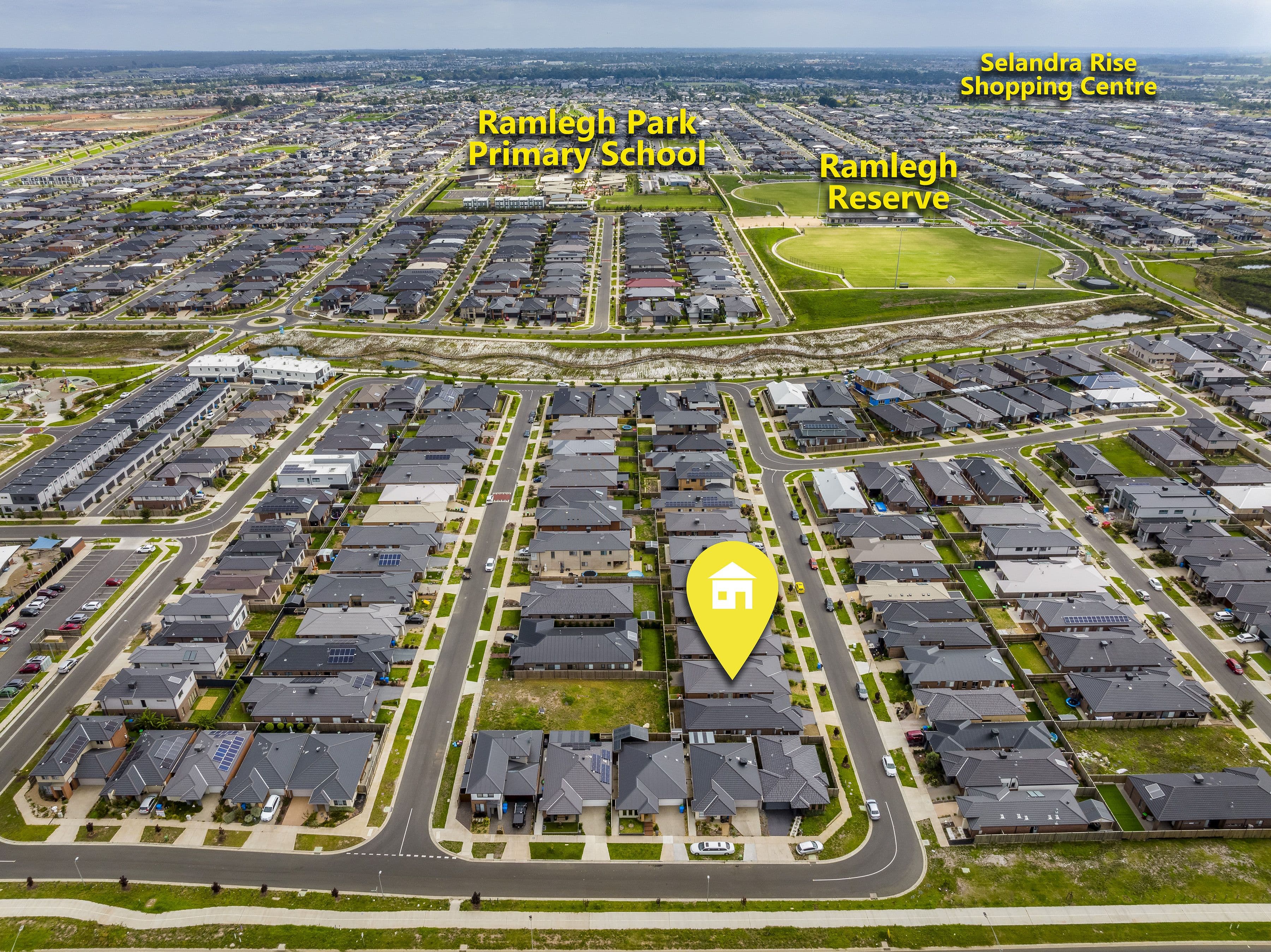 39 Moroak Crescent, Clyde North VIC 3978, Clyde North - Thumbnail 2
