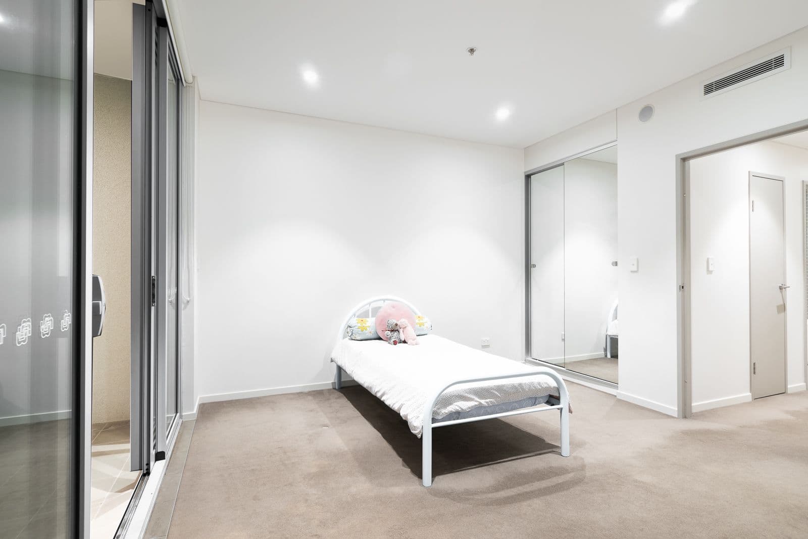 8 Bourke Street, Mascot NSW 2020, Mascot - Thumbnail 6