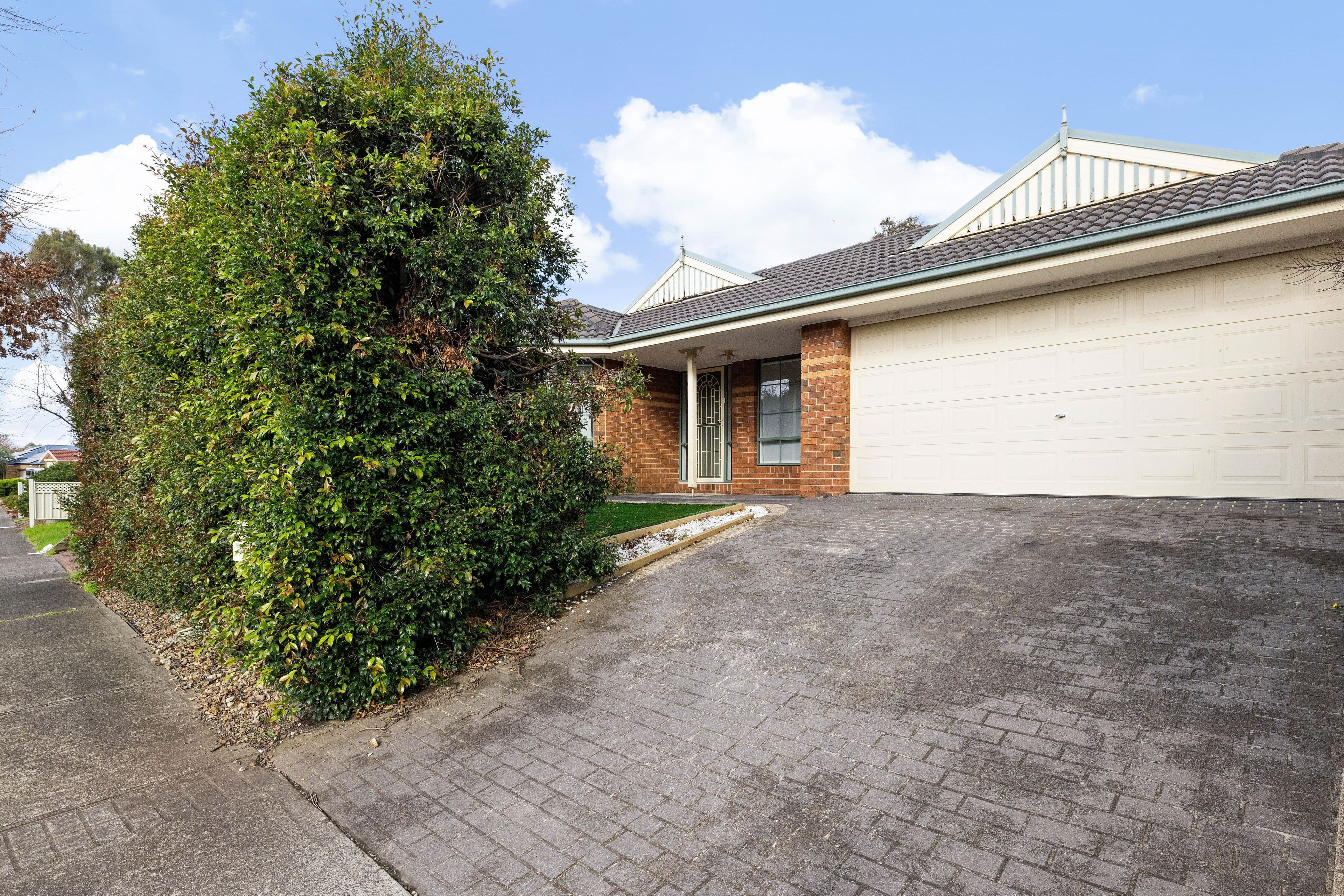13 Creekwood Drive, Craigieburn VIC 3064, Craigieburn - Thumbnail 2