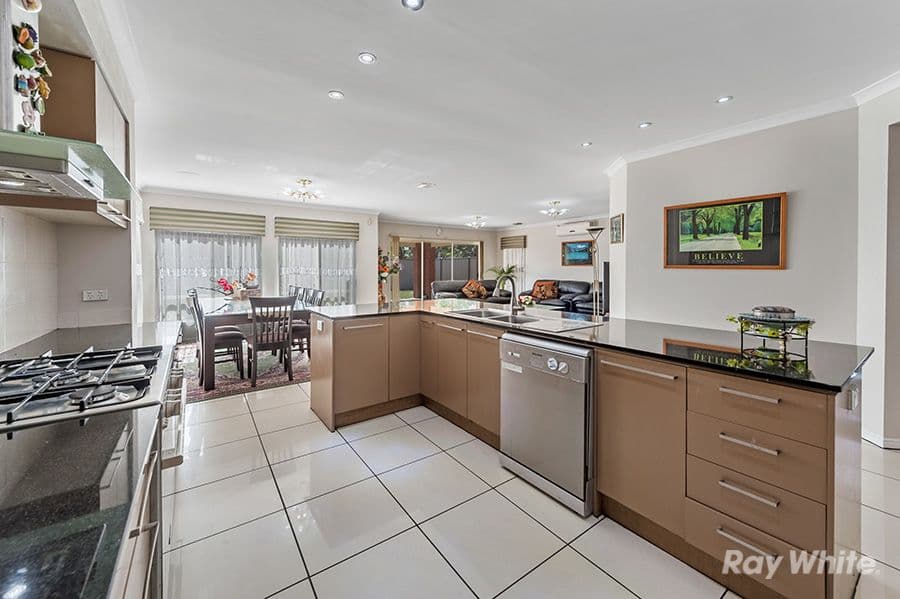 90 Tenterfield Drive, Burnside Heights VIC 3023, Burnside Heights - Thumbnail 7