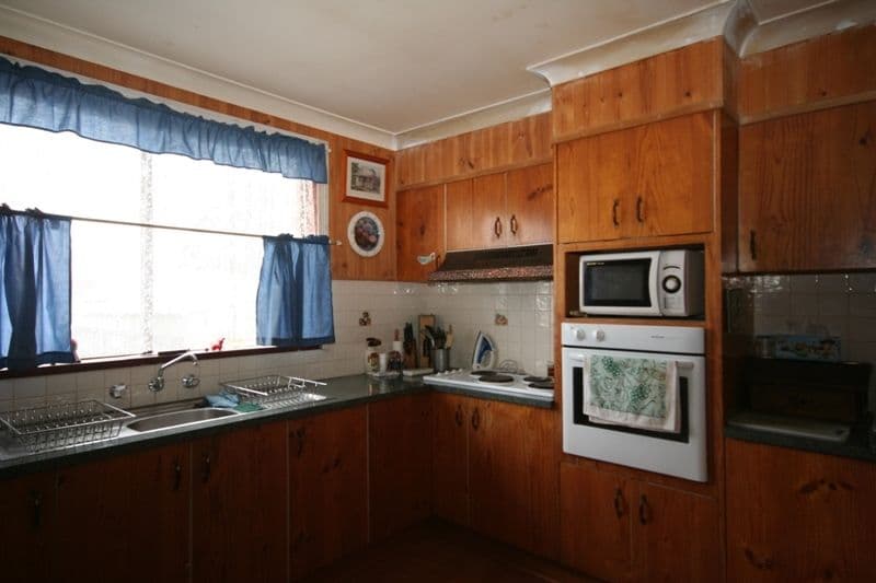 2 Scotia Avenue, OBERON NSW 2787, Oberon - Thumbnail 2