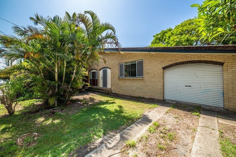 15 Cawthray Street, Biggera Waters QLD 4216, Biggera Waters - Thumbnail 2