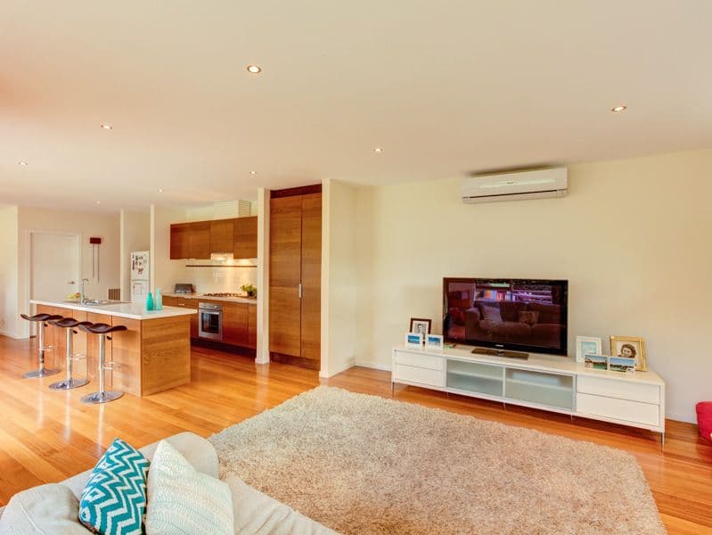 14 Sharan Avenue, MENTONE VIC 3194, Mentone - Thumbnail 2