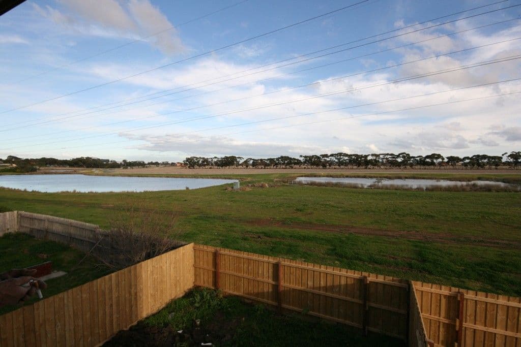 23 Anna Street, ST ALBANS VIC 3021, St Albans - Thumbnail 2