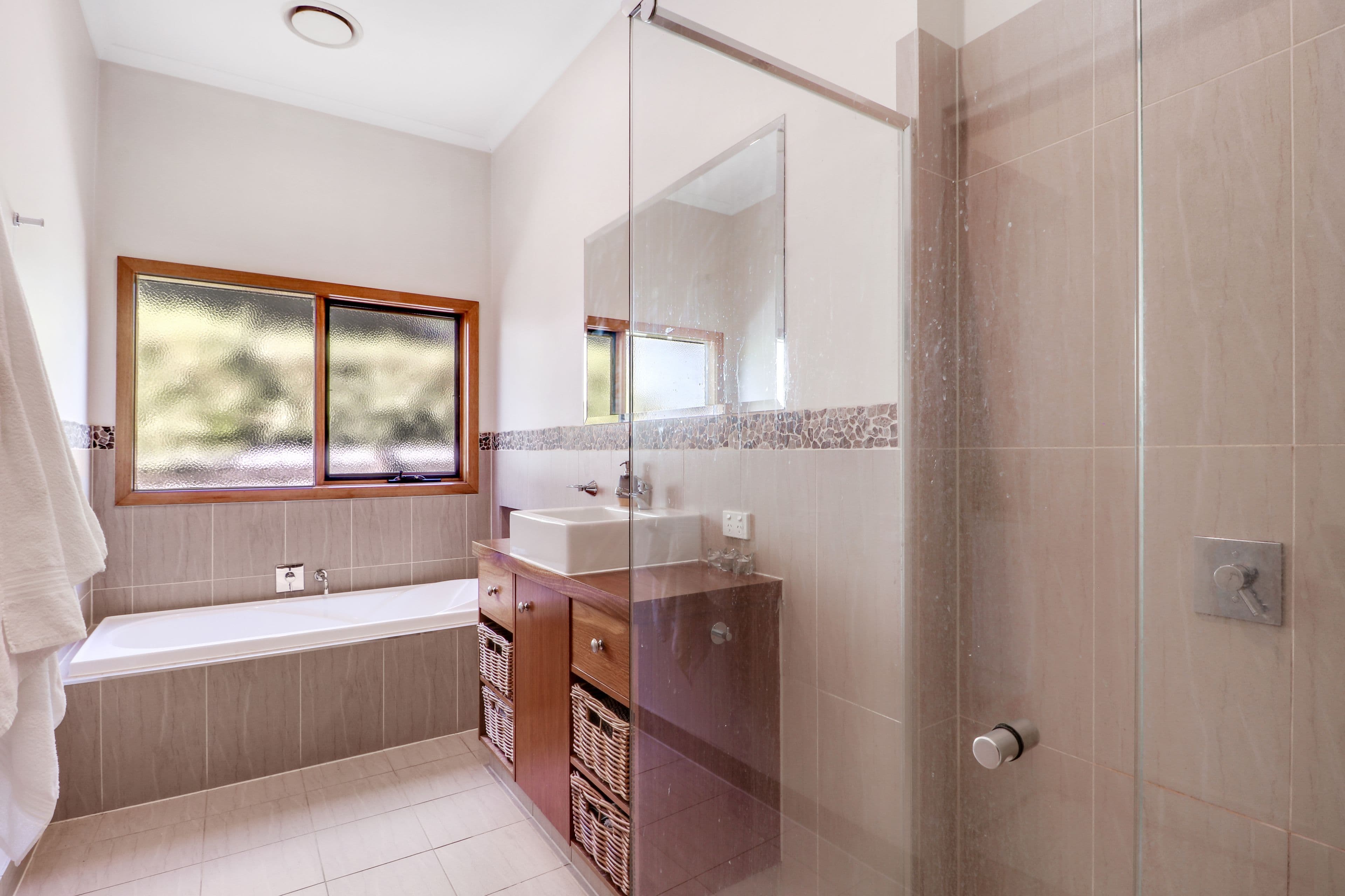 49 Elvins Street, Mansfield VIC 3722, Mansfield - Thumbnail 8
