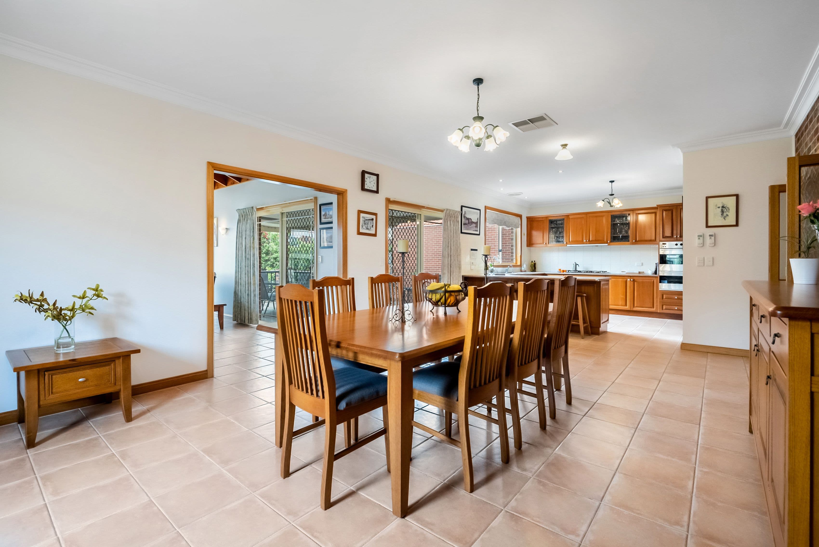 12 Bartrop Street, Reservoir VIC 3073, Reservoir - Thumbnail 4